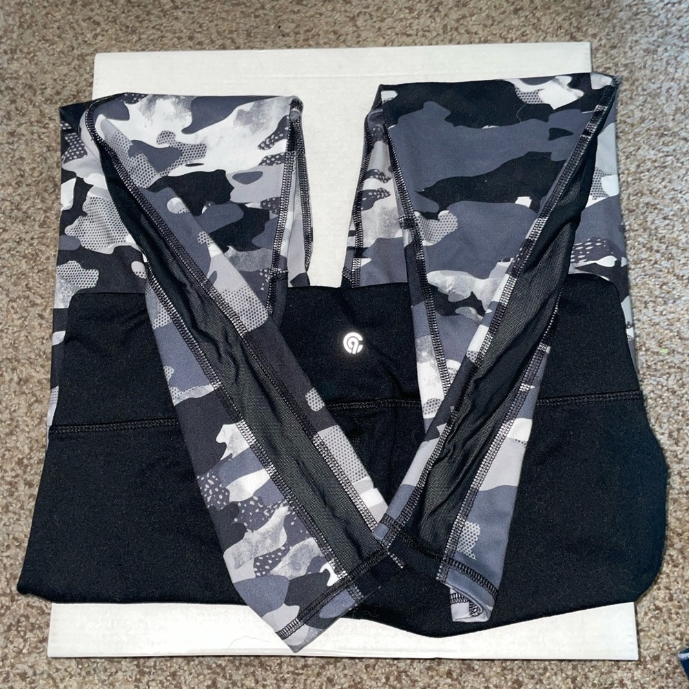 Women’s athletic leggings
